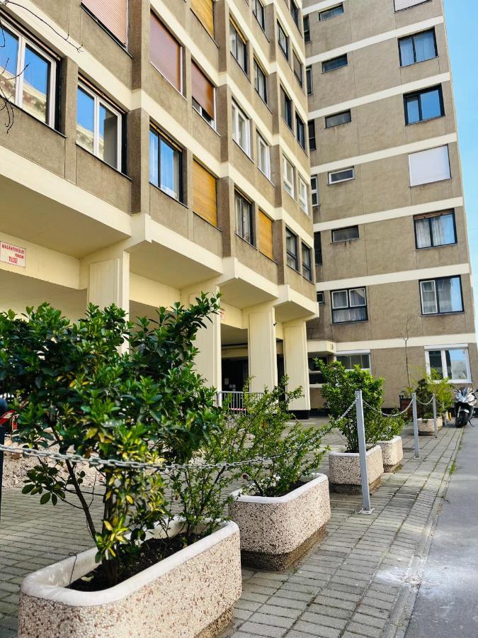 Ferienwohnung Bauhaus Flat In Amazing Location Budapest Exterior foto